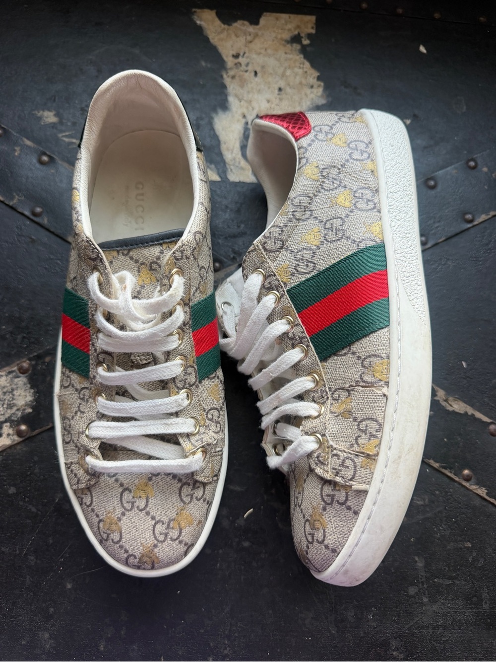 Gucci Beige GG Supreme Sneakers with Green and Red Web Stripe